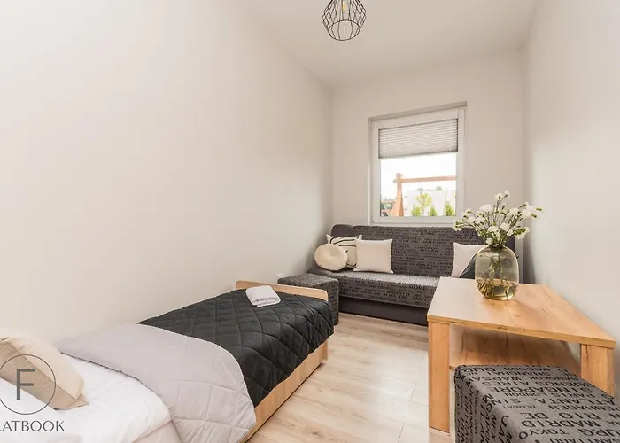 Flatbook - Dudowka アパート ミコシェボ